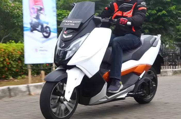 Simulasi Kredit Motor Listrik Setara NMAX, Lengkap dengan Simulasi DP dan Angsuran Bulanannya