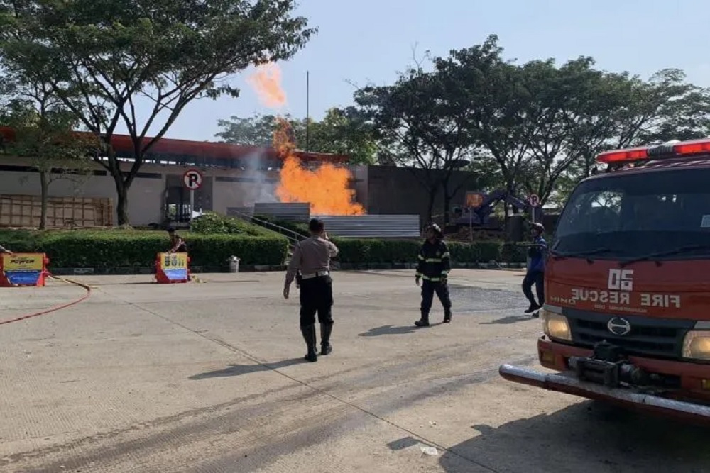 FAKTA TERBARU Semburan Api di Rest Area Tol Cipali, Pertamina Bantu Pemadaman