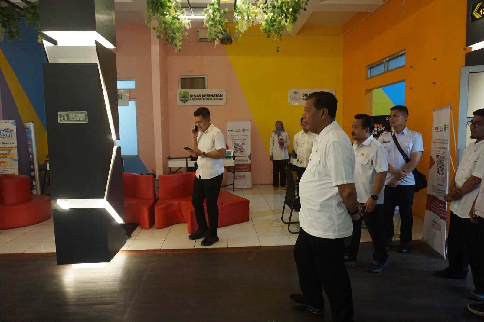 Bupati Majalengka Eman Suherman Sidak Layanan Publik Hari Pertama Kerja, Tekankan Disiplin ASN