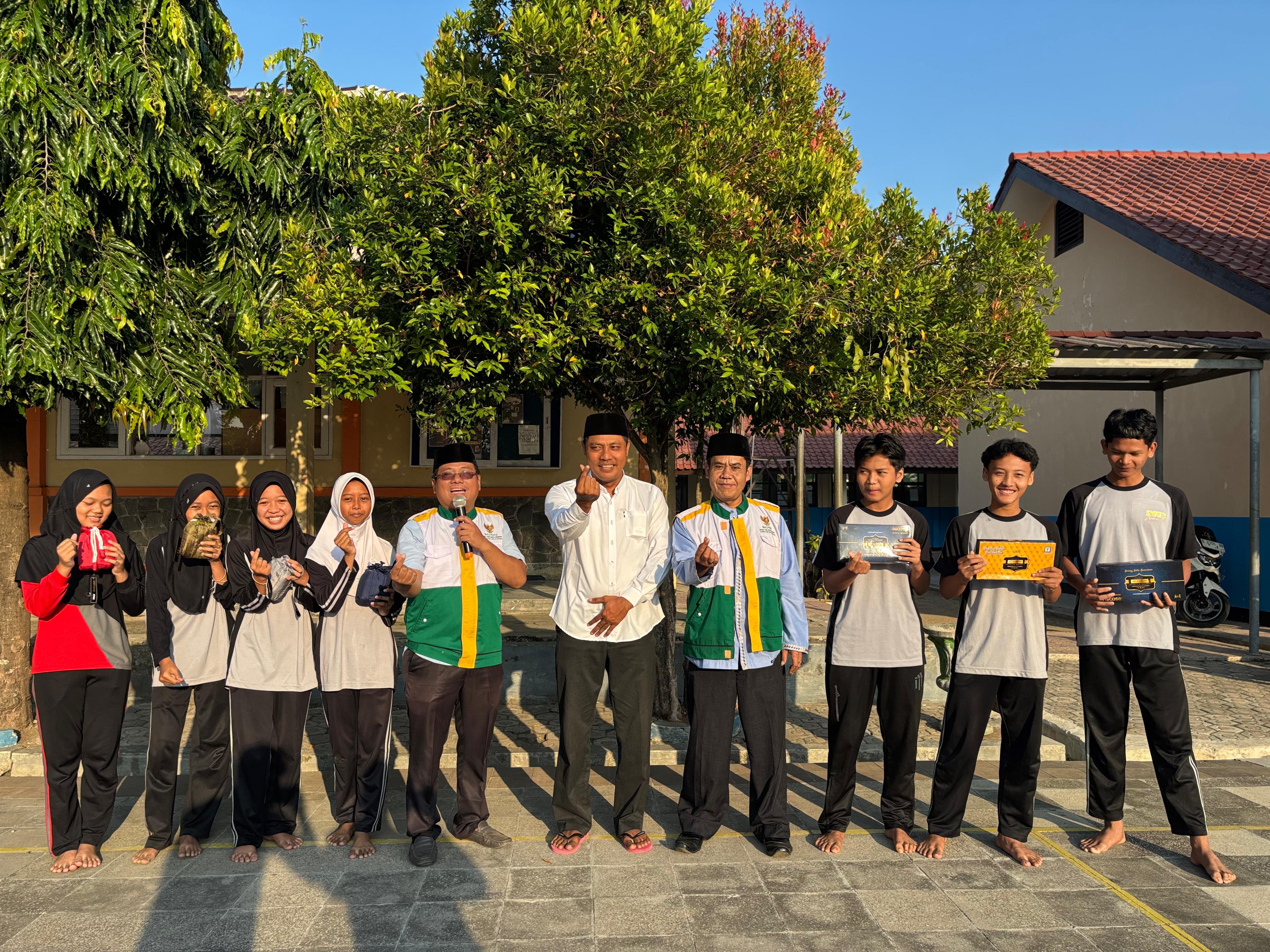 BAZNAS Majalengka Edukasi Zakat dan Sedekah Lewat GEMA INSAN di SMPN 2 Leuwimunding