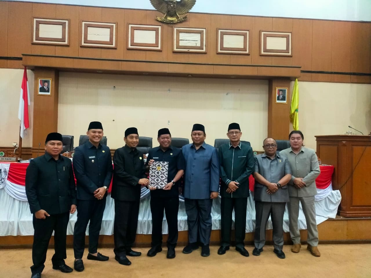 Bupati Eman Tegaskan Perbedaan di Paripurna Wajar, Kepentingan Rakyat Tetap Prioritas