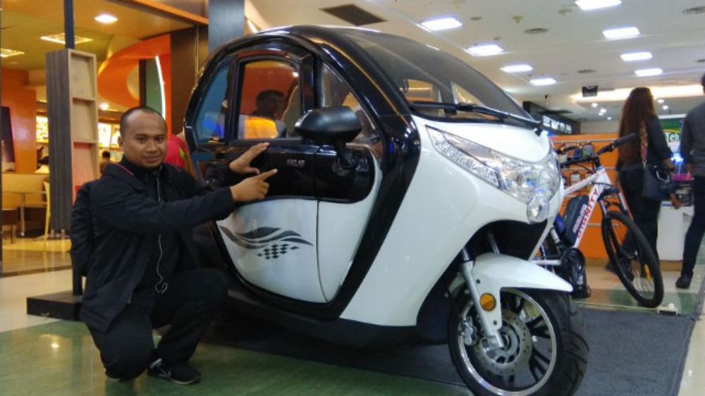 Motor Listrik Roda Tiga Kabin Tertutup dan Anti Hujan, Berikut Tabel Angsuran Solaris R-3 Balis Cicilan 1 Juta