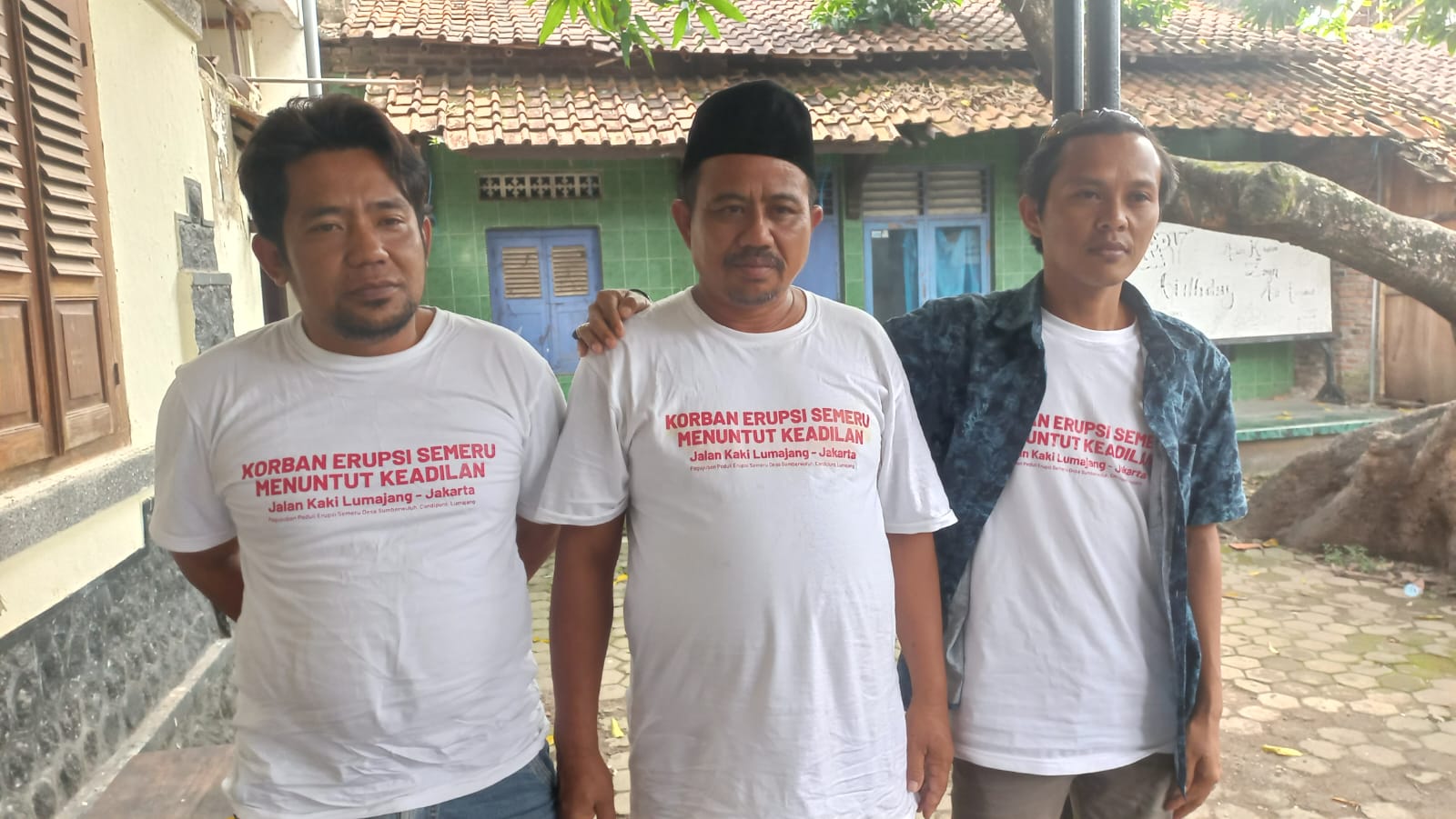 Korban Semeru Jalan Kaki ke Jakarta, Hendak Menemui Jokowi