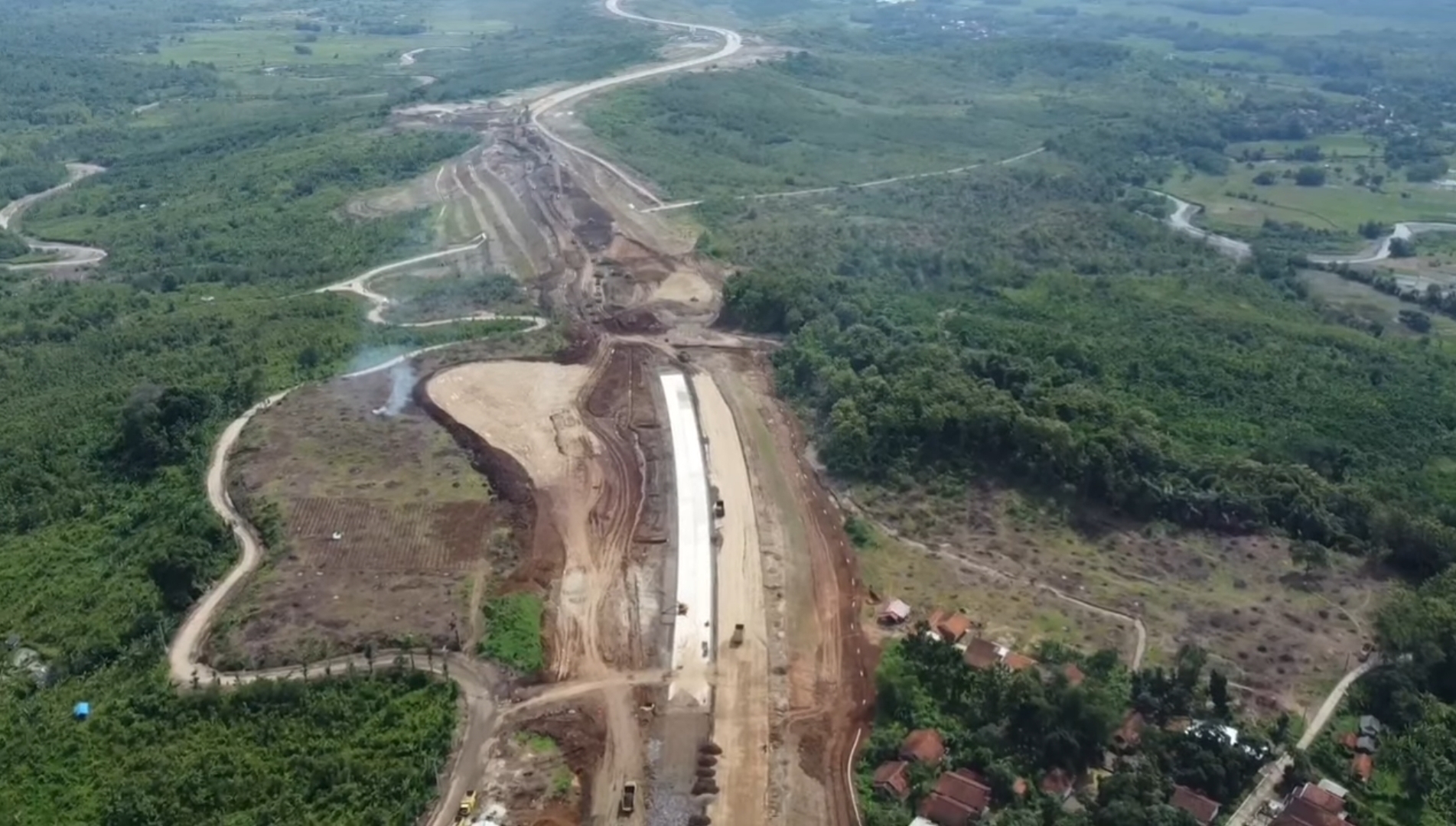 3 HARI LAGI Target Tol Cisumdawu, Jalan Masih Terputus-putus dan Jembatan Belum Selesai, Waduh! 