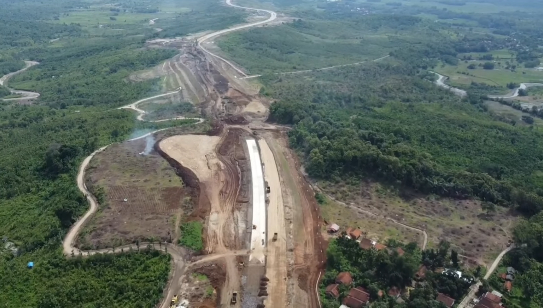 3 HARI LAGI Target Tol Cisumdawu, Jalan Masih Terputus-putus dan Jembatan Belum Selesai, Waduh!