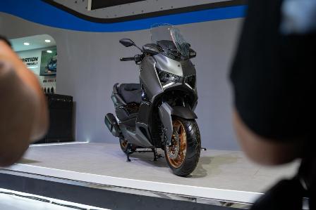 Yamaha Luncurkan XMAX Connected Tercanggih di IMOS 2025