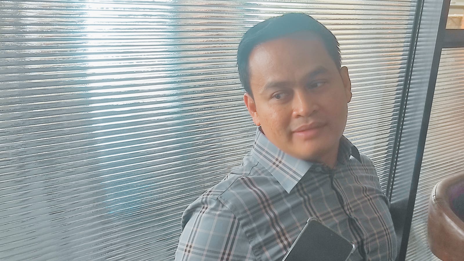 Putusan MK Pemilu Dua Tahap Dinilai Langgar UUD 1945, Ujang Bey: Inkonstitusional!