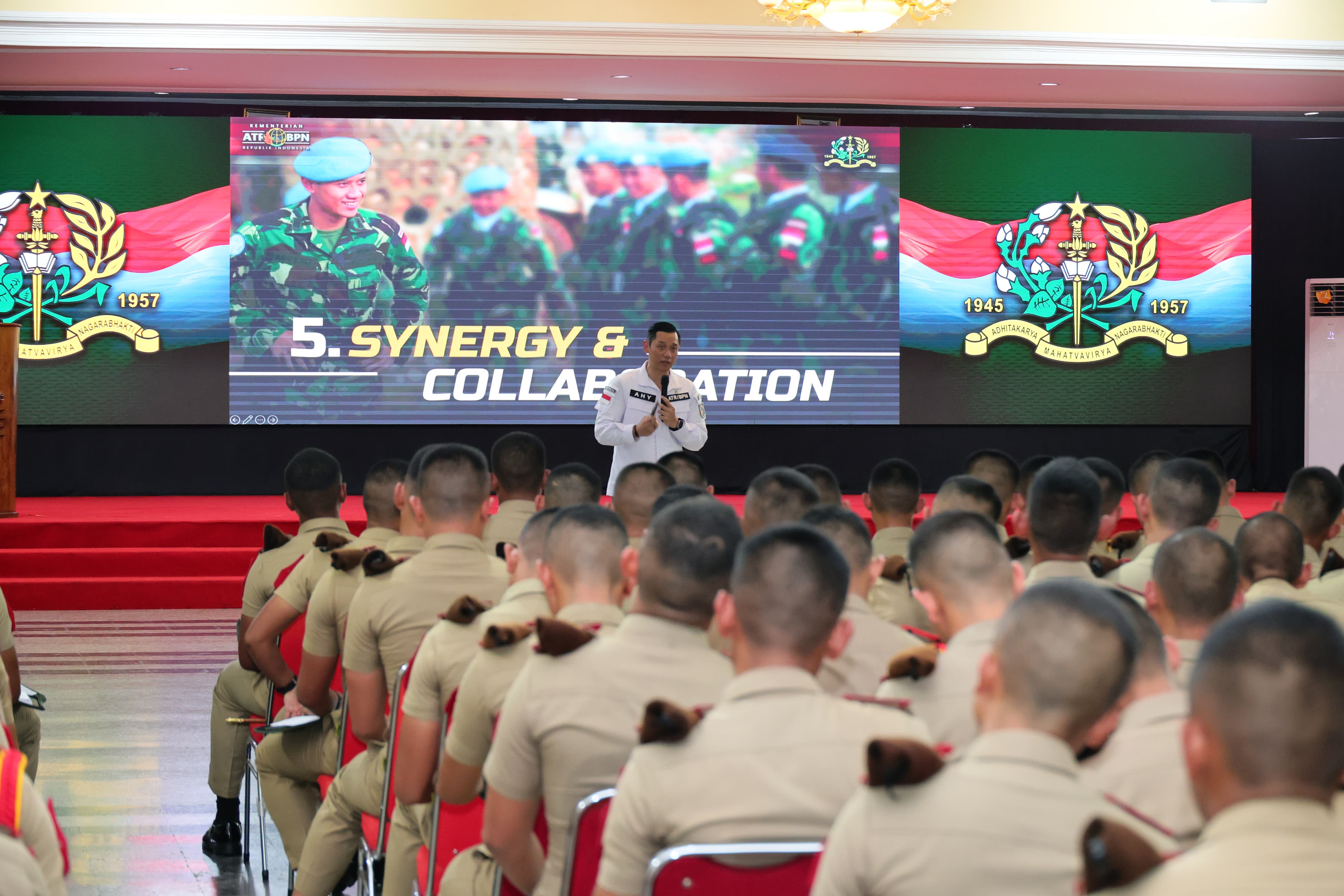 Menteri AHY Beri Pembekalan ke Taruna/i Akmil di Magelang