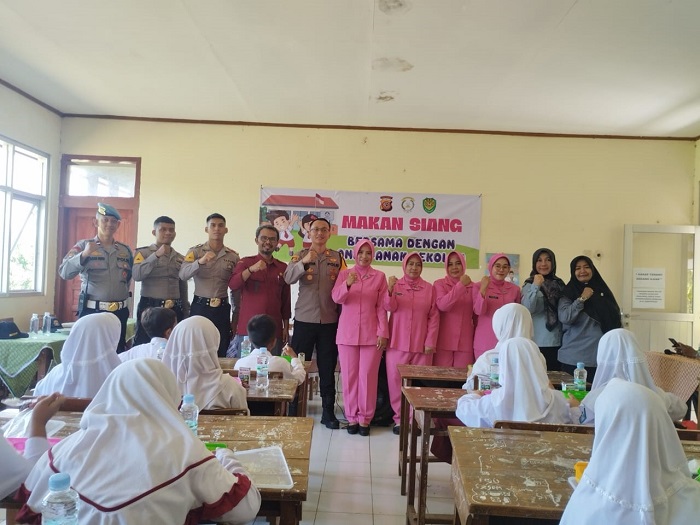 Makan Sehat Bersama Siswa Munjul