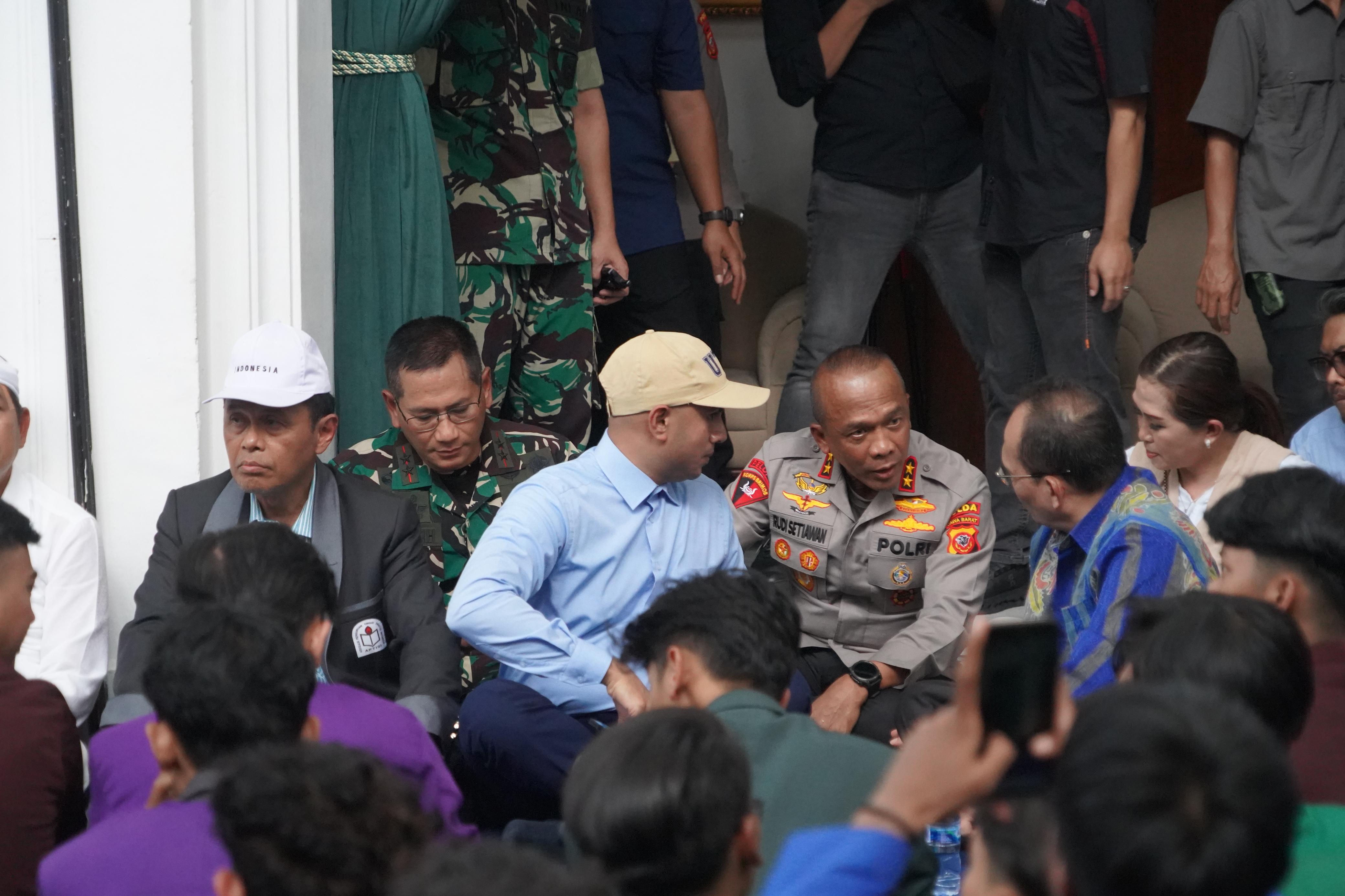 Kapolda Jabar Bebaskan Mahasiswa Aksi Anarkis, Pertimbangkan Masa Depan dengan Pendekatan Humanis