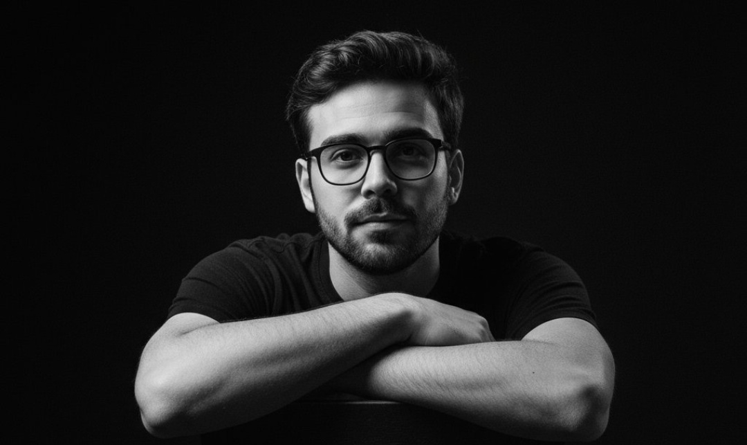 10 Prompt Gemini AI untuk Edit Foto Cowok Keren Parah, Mulai dari Konsep Studio Sampai Cafe 