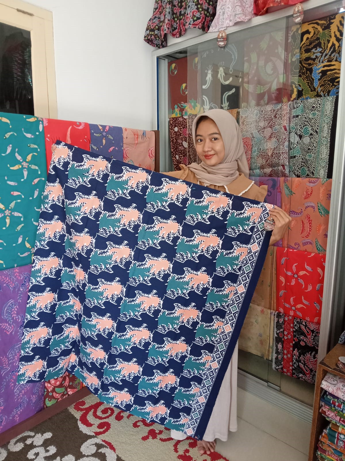 KEREN! Motif Batik Panyaweuyan Banyak Diminati 