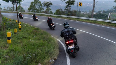 Fitur Pada NMAX 'TURBO' Ini Jadi Andalan Para Biker Saat Touring Jarak jauh 