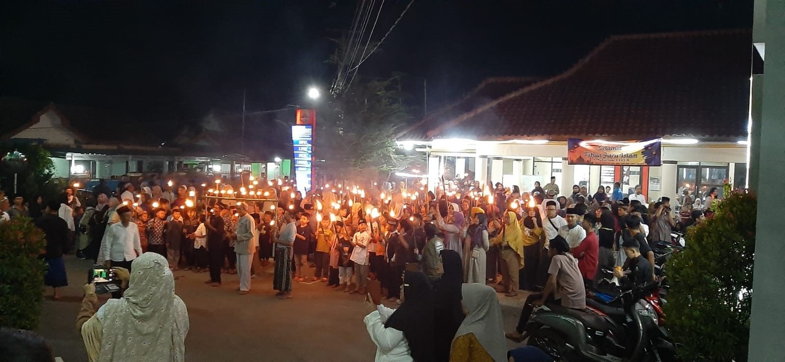 Peringati 1 Muharam, Desa-desa di Kecamatan Sindangwangi Gelar Pawai Obor