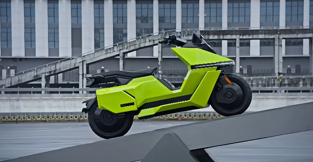 Jadi Smart Motorcycle Pertama, Motor Listrik Omoway OMO-X Serba Premium, Punya Sensor AI Canggih