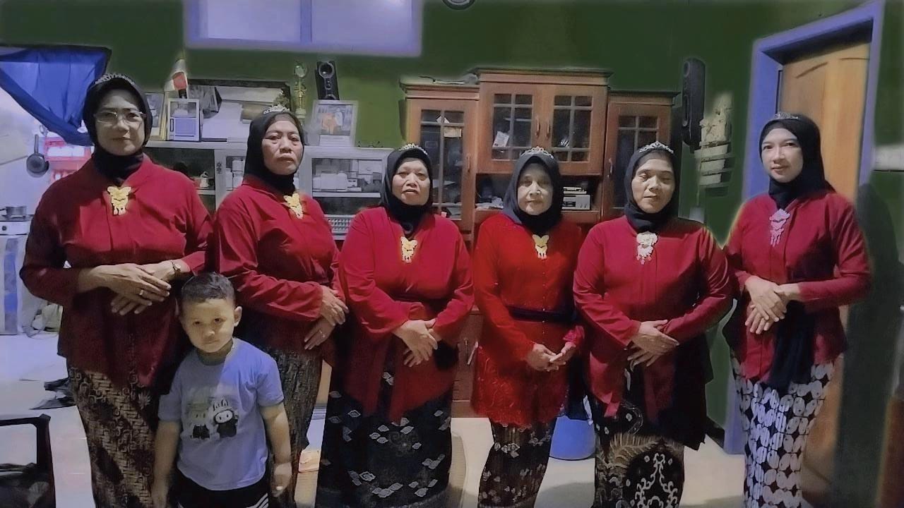 Malam Puncak HUT RI ke-80 di Leuwiseeng Meriah