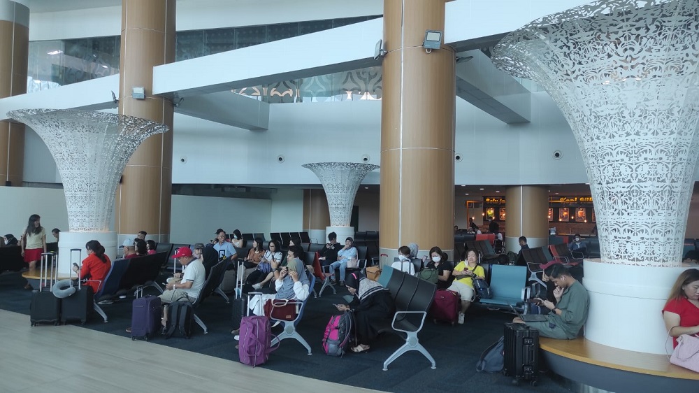 RAME! Suasana Jelang Penerbangan Perdana AirAsia di Bandara Kertajati Majalengka, Penumpang: Masya Allah