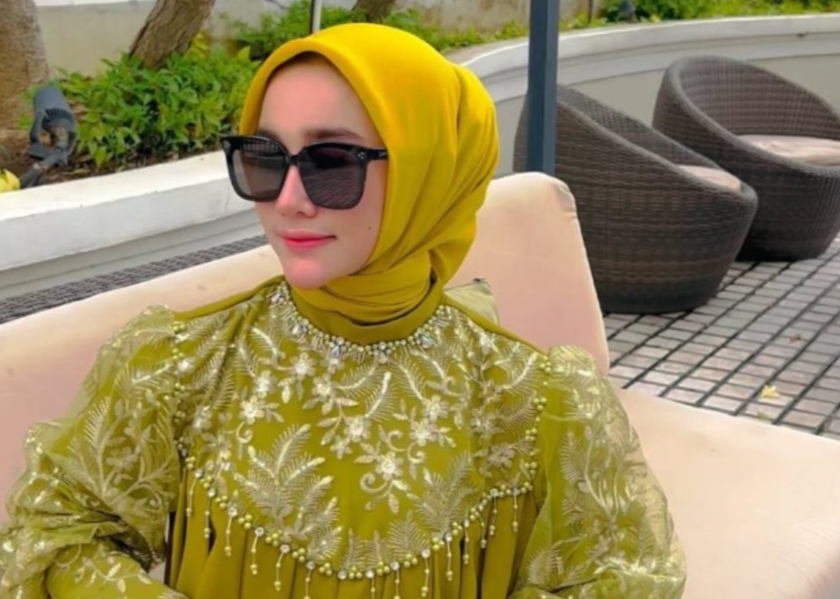 5+ Rekomendasi Baju Kuning Cocok Dengan Jilbab Warna Apa? Yuk Simak