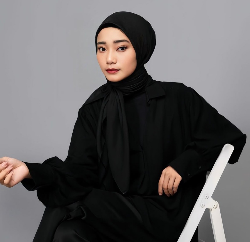Elegan dan Berkelas, Berikut Kumpulan Prompt AI Edit Foto Diri Sendiri untuk Wanita Berhijab Pakai Gemini AI