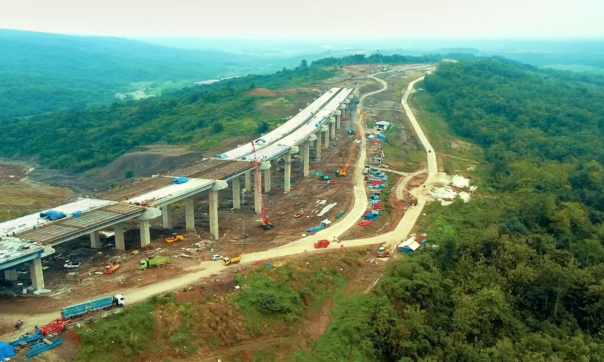 PENAMPAKAN Jembatan Terpanjang di TOL CISUMDAWU Jelang Target Beroperasi 10 Hari Lagi