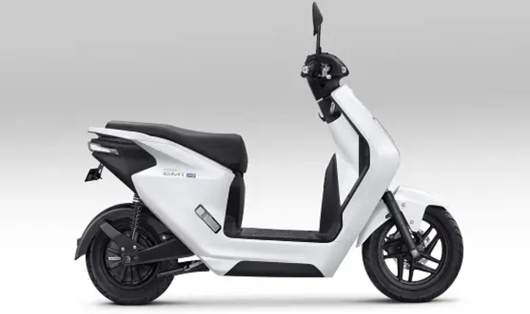 Motor Listrik Honda EM1 e Harga Terjangkau Edisi Mid Range, Punya Top Speed 45 Km dan Sudah Full LED