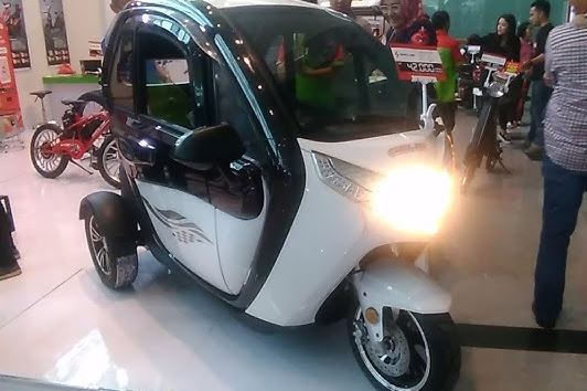 Motor Listrik Roda Tiga Anti Hujan Solaris R-3 Balis, Cicil 1 Jutaan Naik Motor Udak Gak Kepanasan Lagi