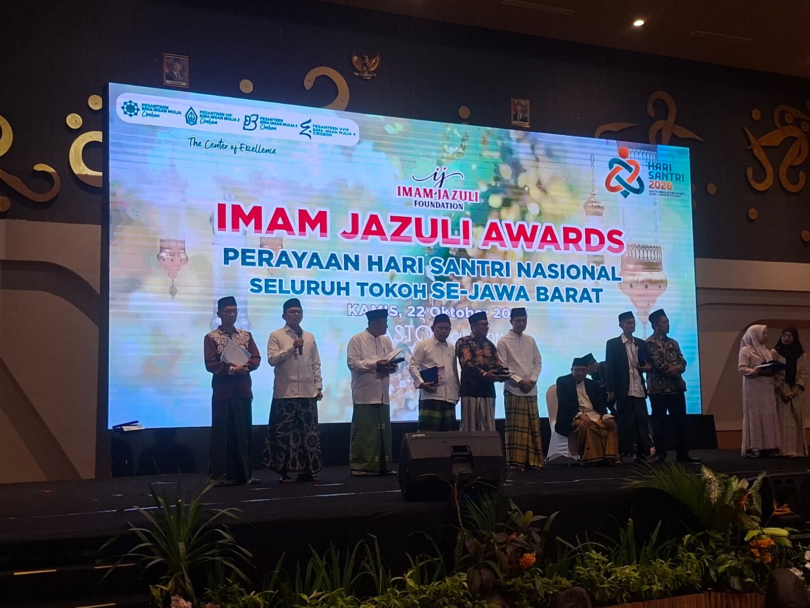 17 Tokoh Jawa Barat Raih Imam Jazuli Award, Cucun dan Maman Imanulhaq Termasuk Penerima