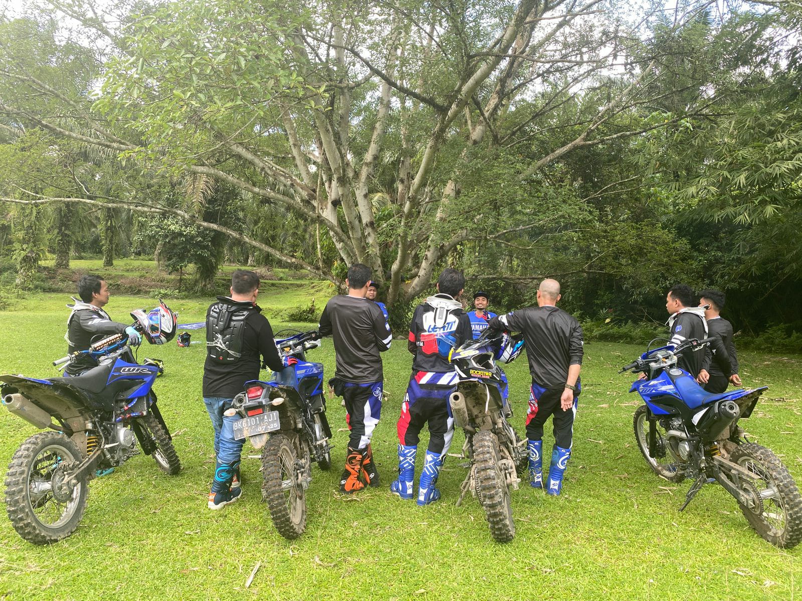 Instruktur Yamaha Riding Academy Konsisten Tingkatkan Skill, Bekal Memandu Konsumen Nikmati Berkendara Offroad