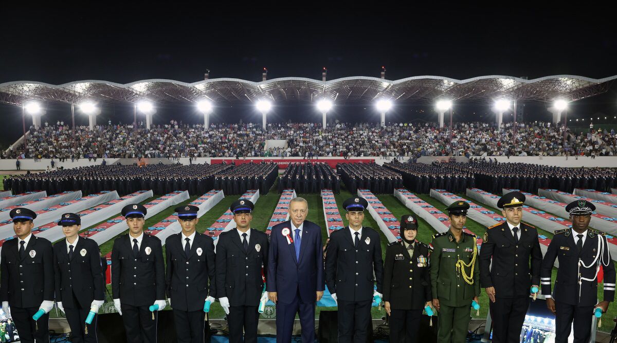 KEREN! 3 Anggota Polri Diwisuda Langsung Presiden Erdogan Usai Ikuti Pendidikan 2 Tahun di Turki