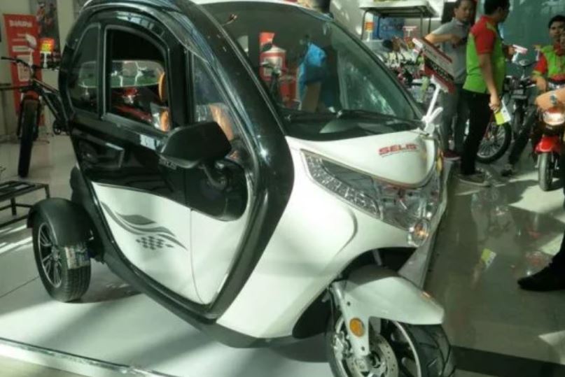 Dilengkapi AC & Sanggup Tembus 100 Km, Ini Spesifikasi 3 Motor Listrik Roda 3 Tertutup & Skema Harganya