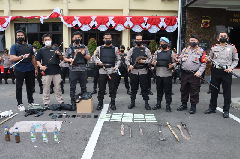 Penyerangan LSM AL Jabbar ke Rumah Ketua LMPI, Polisi Amankan Puluhan Senjata Tajam