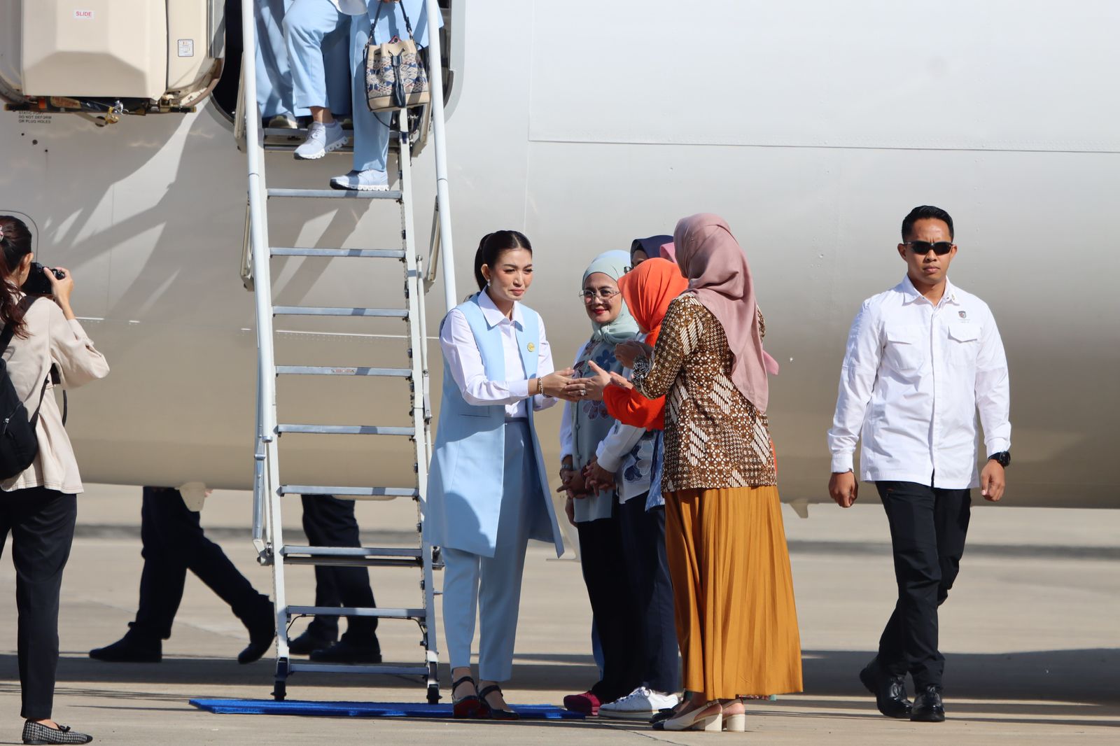 Dandim dan Kapolres Majalengka Kawal Ketat Kedatangan Ibu Wapres Selvi Gibran di Bandara Kertajati