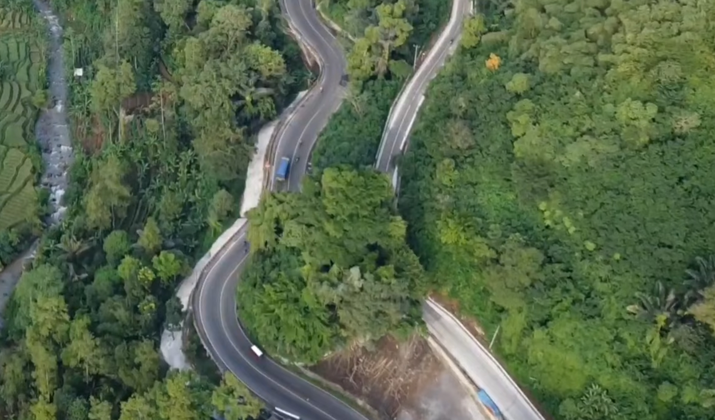 SOPIR TRUK Pilih Cadas Pangeran Daripada TOL CISUMDAWU Setelah Ada Tarif: Ongkos Mahal, Honor Tak Naik