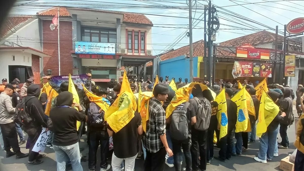 Kinerja BUMD Disorot Mahasiswa, DPRD Perintahkan  Komisi II Evaluasi PT SMU