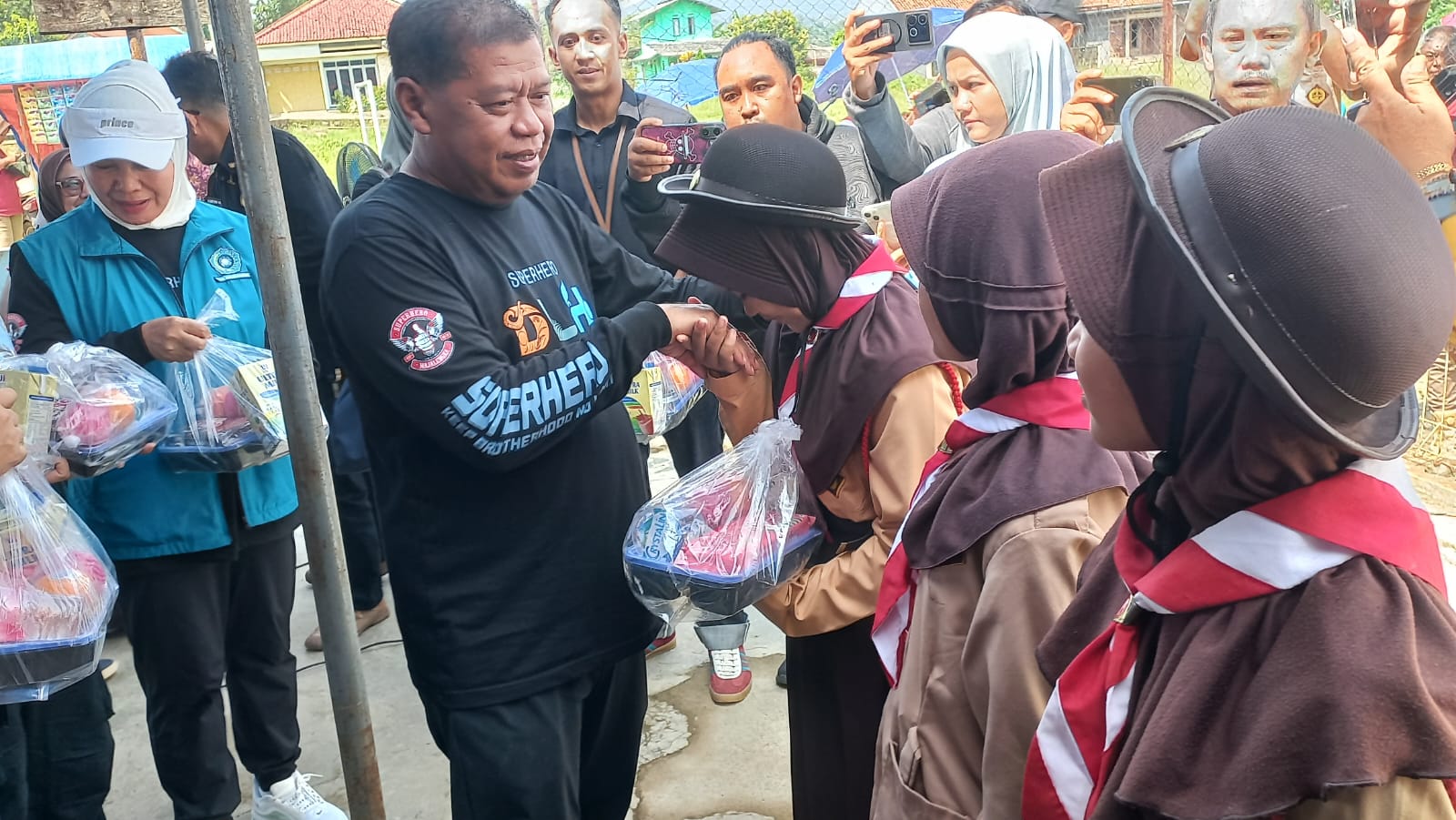 Wujudkan Generasi Emas, Bupati Majalengka Luncurkan Program B2SA di SDN 1 Padahanten