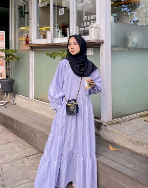 Ibu-ibu Arisan Jangan Mau Ketinggalan, Inilah 3 Warna Hijab yang Cocok dengan Baju Warna Ungu, Kece Abis!