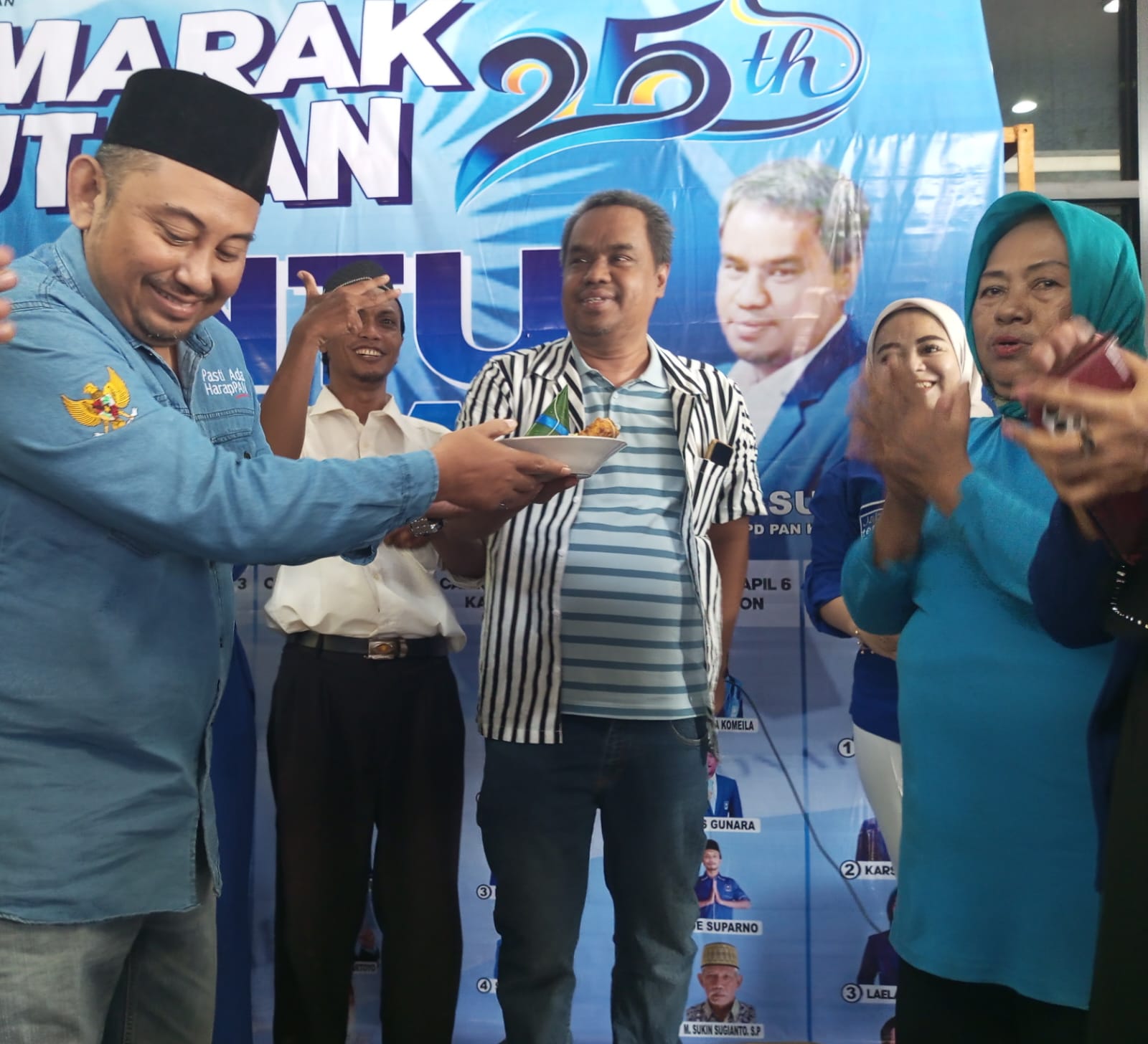 Usia Emas 25 Tahun, DPD PAN Kabupaten Cirebon dan Caleg Dukung Eddy Soeparno Jadi Gubernur Jabar 2024