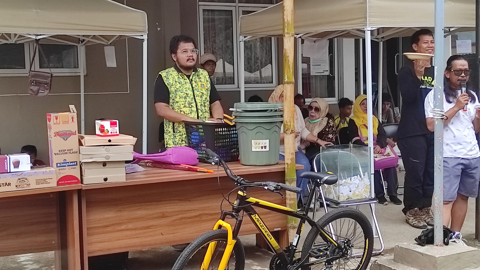 Peringati Hut Golkar Ke-61, Taufan Rizaldi Gelar Jalan Santai Hingga Pentas Seni