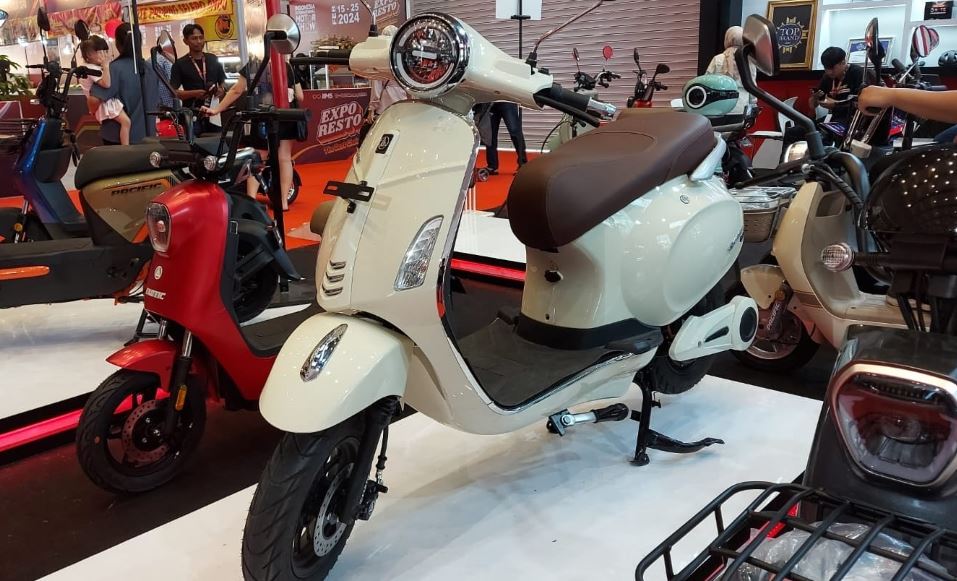 10 Juta Masih Dapat Kembalian, Ini 5 Motor Listrik Mirip Vespa Kekinian yang Punya Desain Retro dan Terjangkau