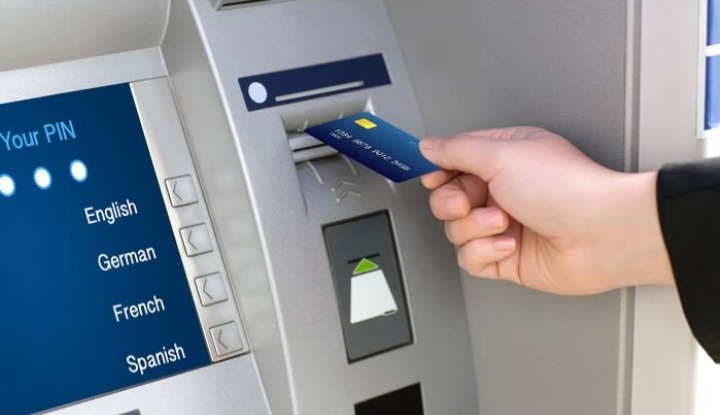 Waspada Modus Kejahatan Mengganjal Kartu ATM, Bisa Merugikan Hingga Ratusan Juta Rupiah!