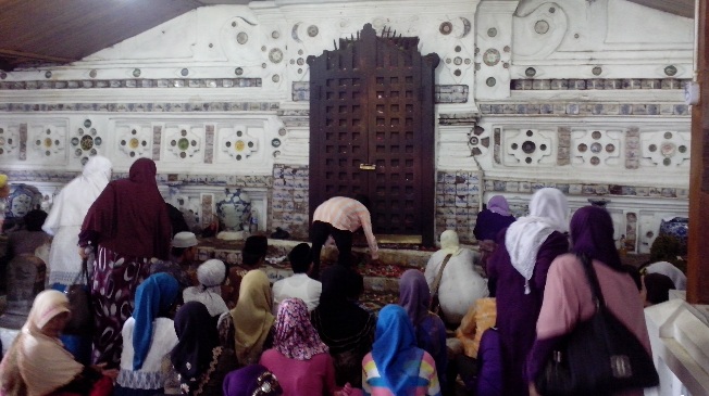 Wisata Religi Makam Sunan Gunung Jati di Cirebon, Bisa Berziarah Sambil Berburu Karomah