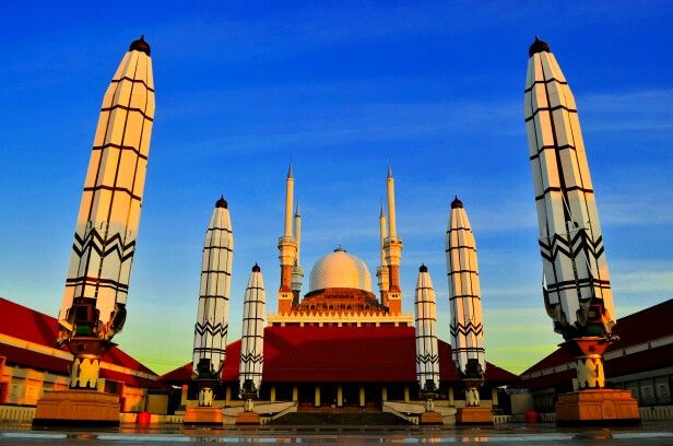 Wisata Religi di Masjid Agung Jawa Tengah yang Megah dan Indah, Ikonnya Semarang