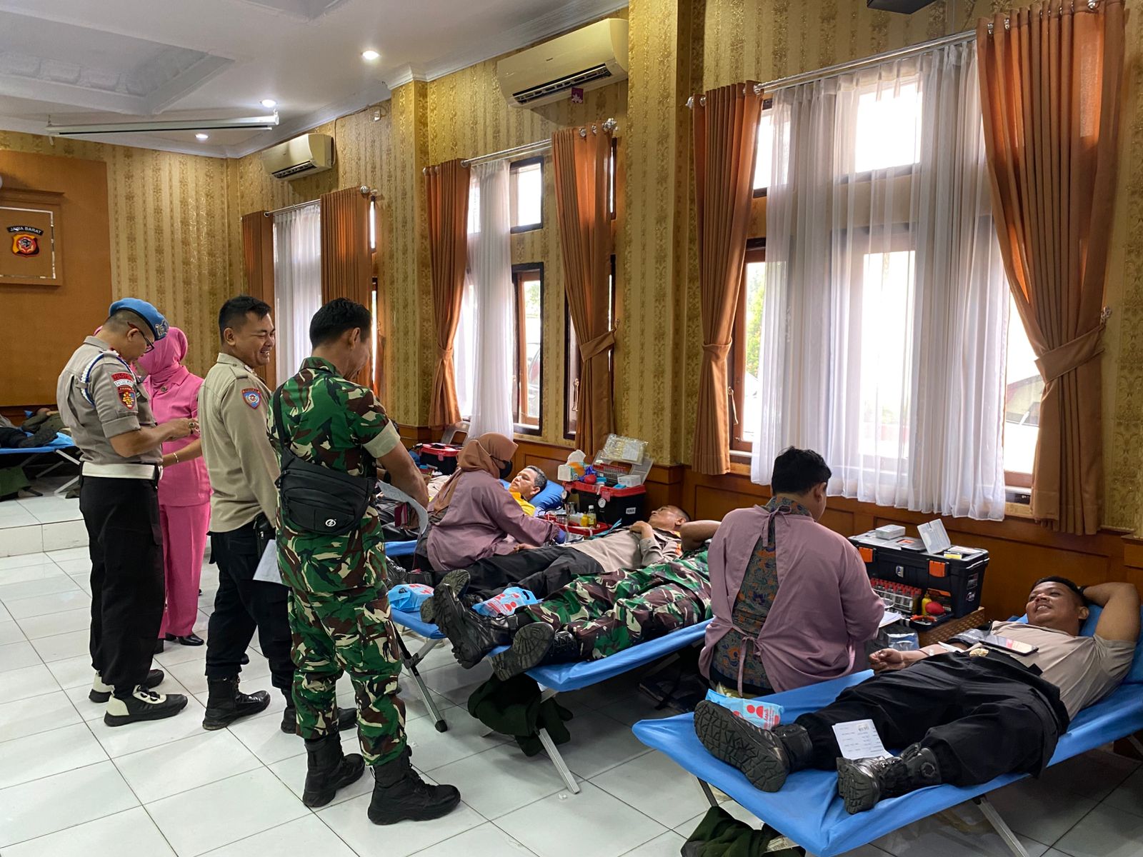 Polres Majalengka Gelar Donor Darah & Pemeriksaan Gratis Sambut Hari Bhayangkara ke-79