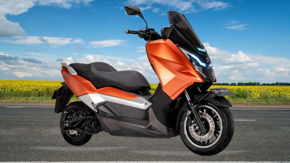 Cicilan 500 Ribuan, Polytron Fox 500 Desain Premium Mirip NMAX dan PCX Fast Charging, Tembus 130 Km Sekali Cas