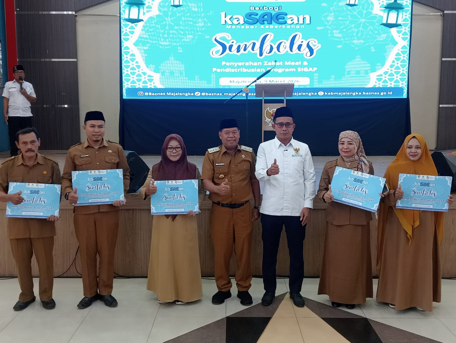 Baznas Majalengka Salurkan Zakat Mal dan Program SIGAP Kepada 300 Sekolah