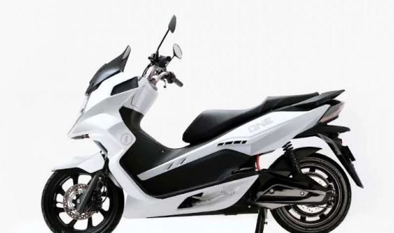 Harga 10 Jutaan Tempuh Hingga 100 Km, Motor Listrik Mirip PCX ini Bisa Jadi Opsi Untuk Beralih dari BBM Bensin