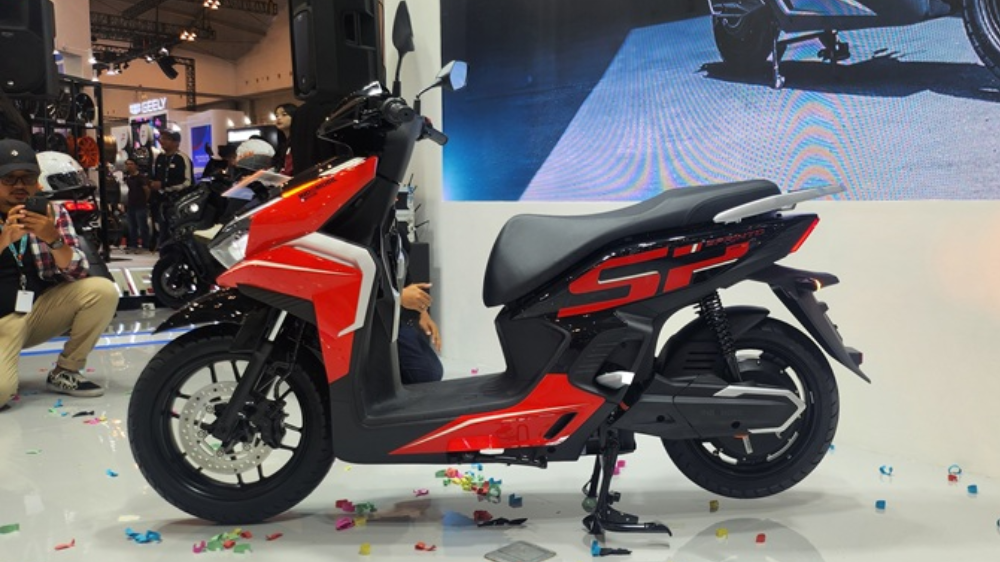 Motor Listrik Indomobil Sprinto Mirip Honda Vario, Touchscreen Canggih, TCS dan Mode Boost 90 Km/Jam