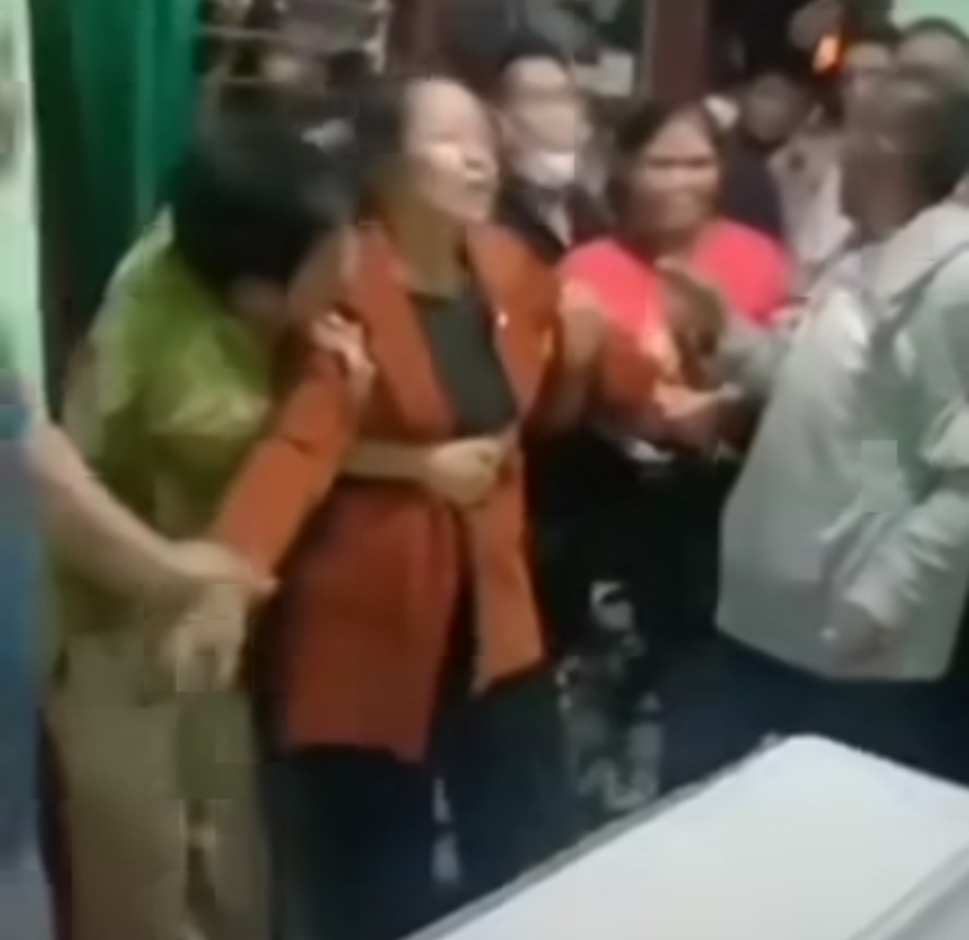 Kondisi Ibu Brigadir J, Sempat Histeris, Polda Jambi Kirim Tim Dokkes