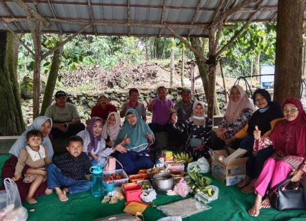 Rekreasi di Situ Cipanten Majalengka, Purna ASN Polres Diajak Piknik