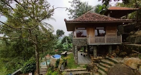 Villa Ciboer Pass Menyajikan View Terasering Sawah Estetik
